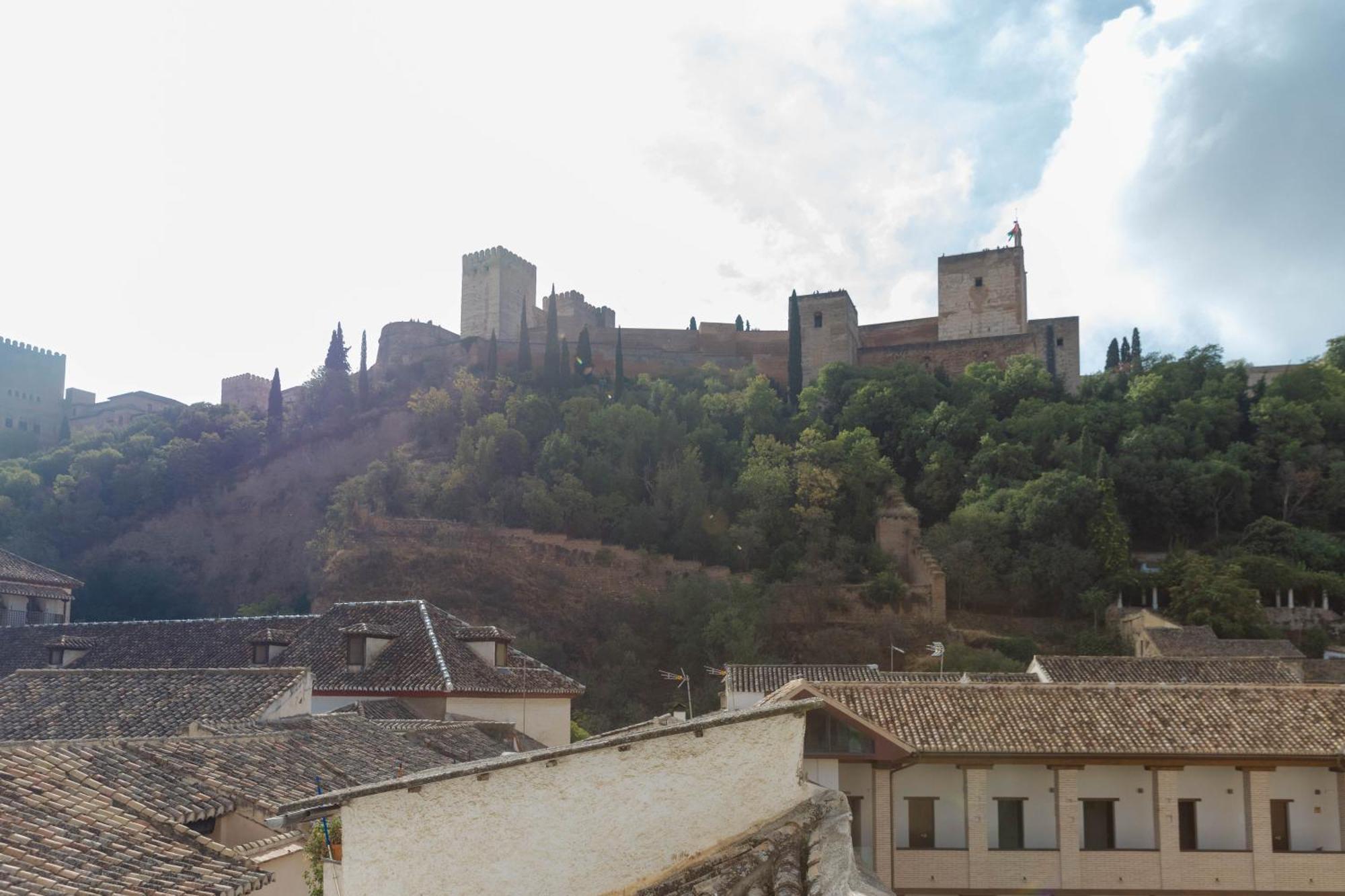 Apartamento Duplex Con Vista A La Alhambra Granada Luaran gambar